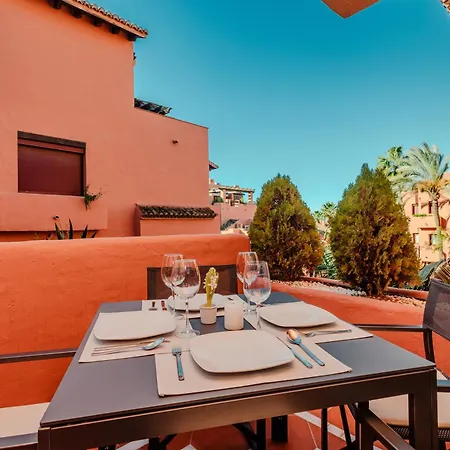 Dream Experience In Elviria: Luxury Property Close To Beaches, Restaurants And Golf Courses Apartment