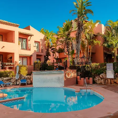 Dream Experience In Elviria: Luxury Property Close To Beaches, Restaurants And Golf Courses Apartment